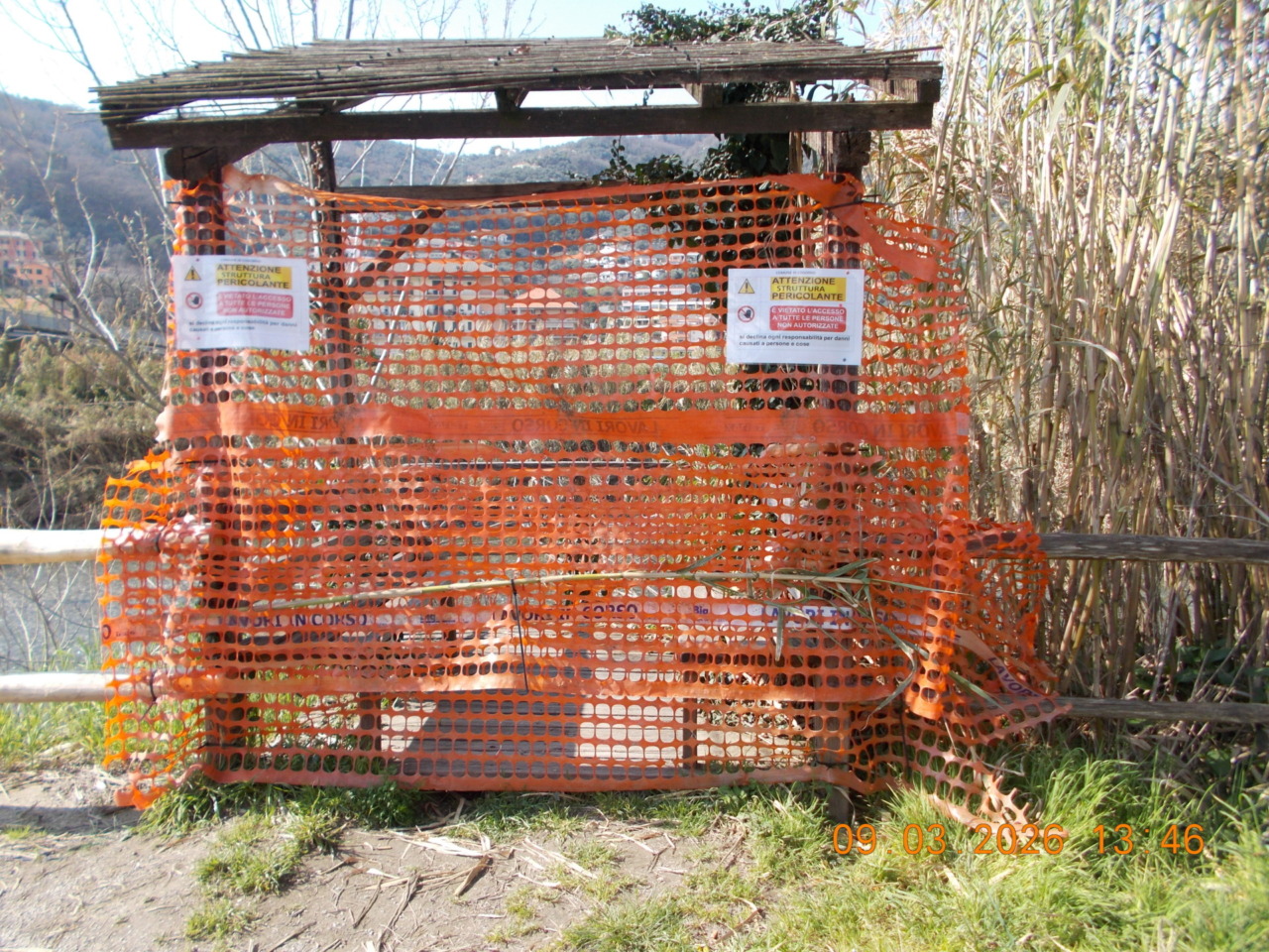 Cogorno, chiusa terrazza pericolosa sulla ciclabile dell’Entella: l’intervento della Protezione Civile