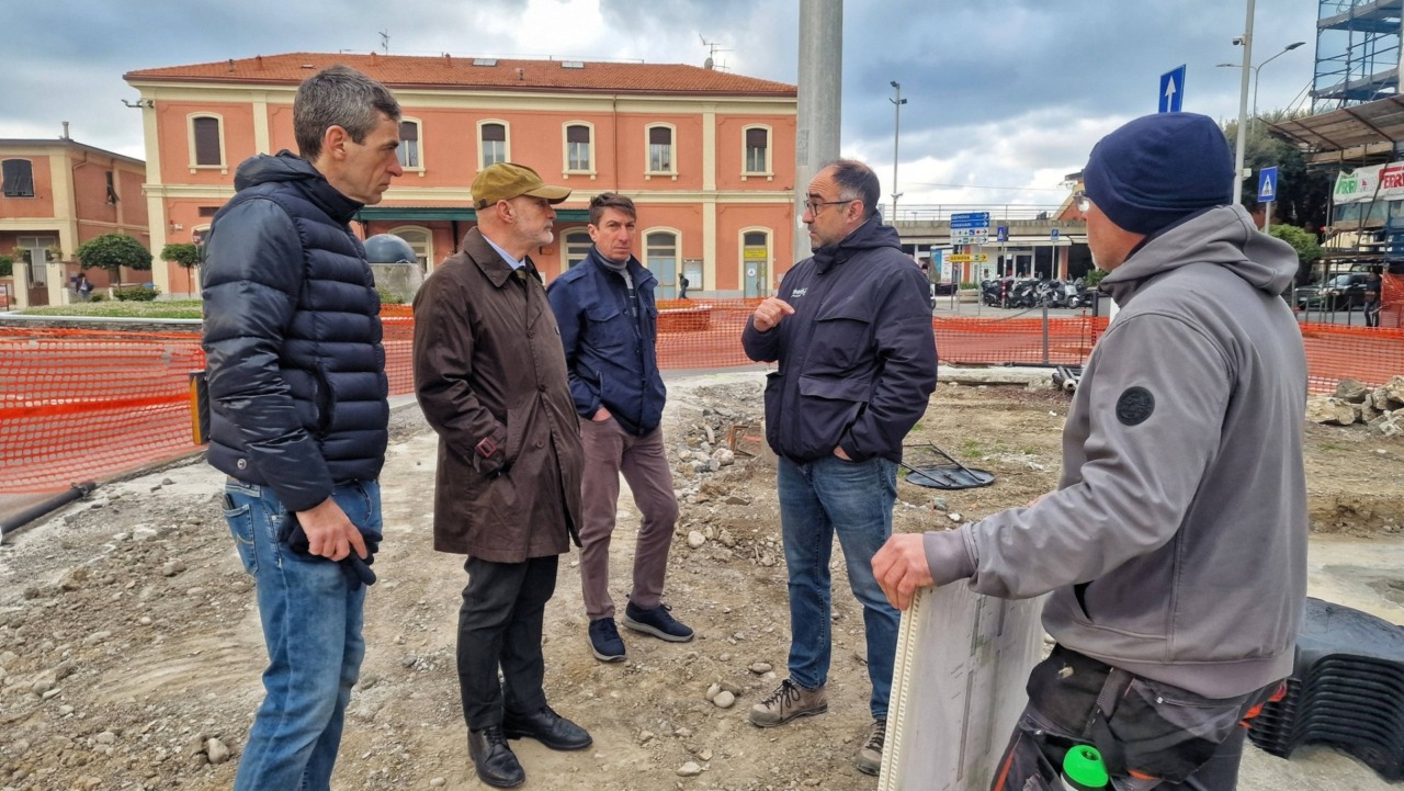 Controllo dei lavori in piazza Torino e Giardini di Arenelle