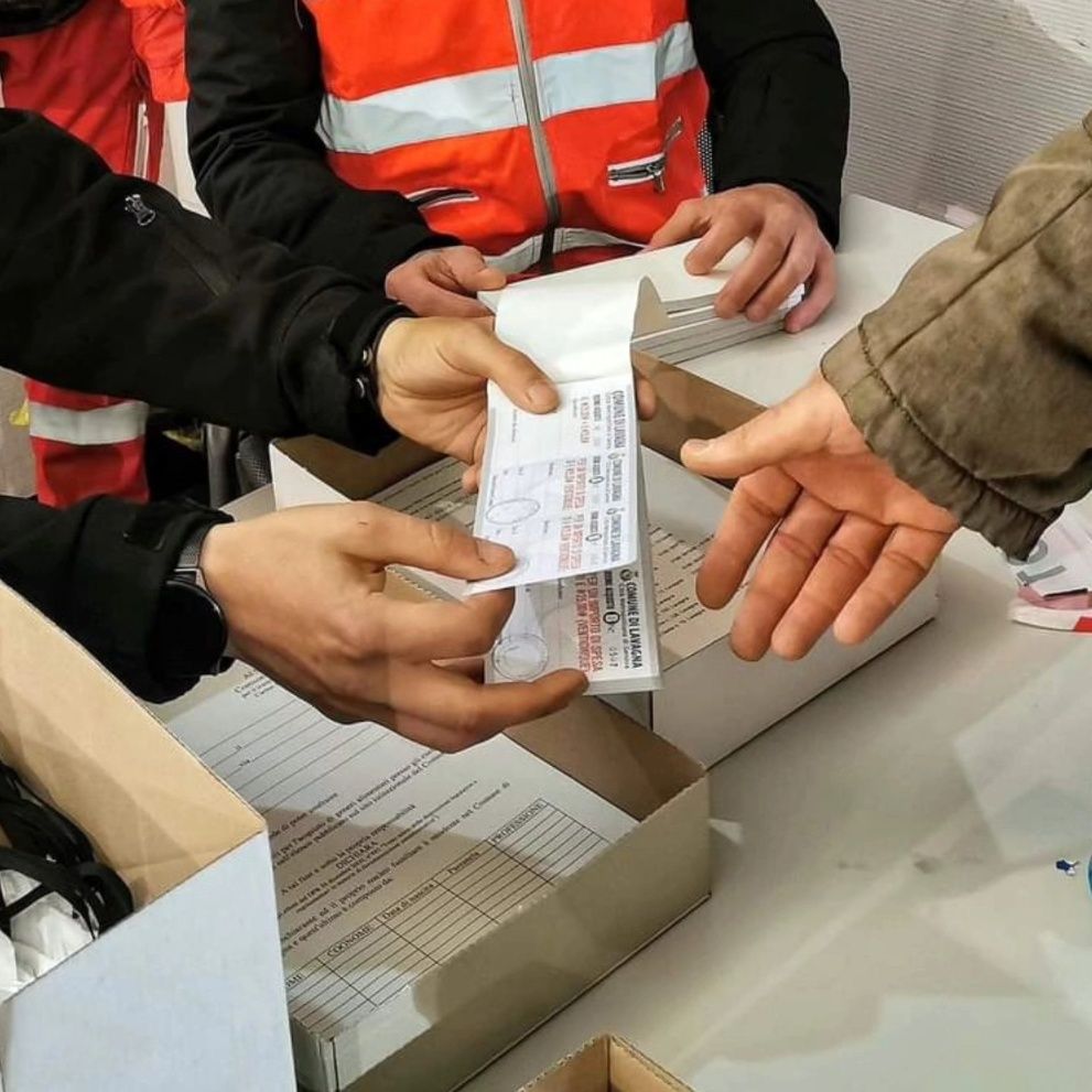 Distribuzione dei buoni spesa per Pasqua 2026 a Lavagna