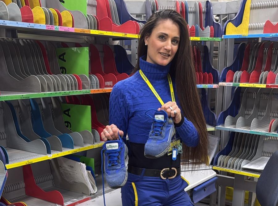 Pavimenti antitrauma per bambini grazie alle scarpe dei portalettere