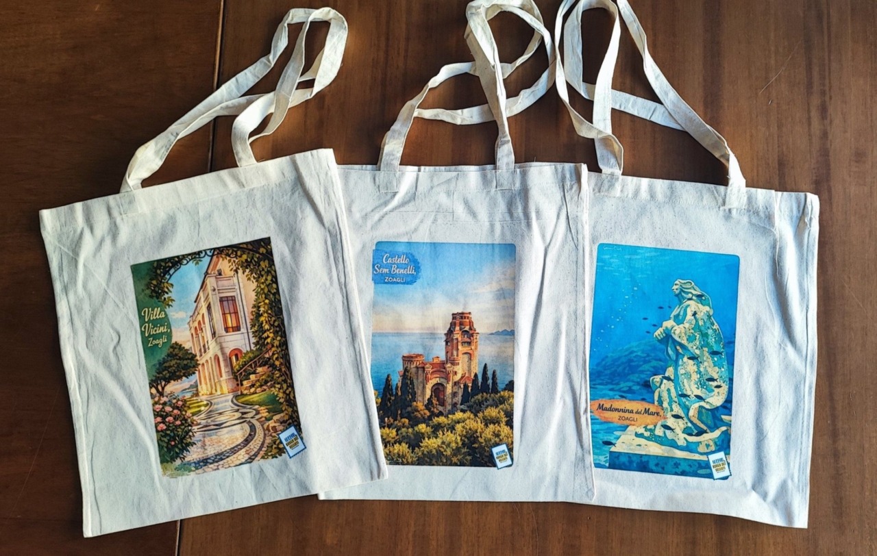 Presentate le borse con le immagini di Zoagli per il turismo