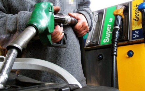 Prezzo della benzina a Rapallo supera i 2 euro al litro