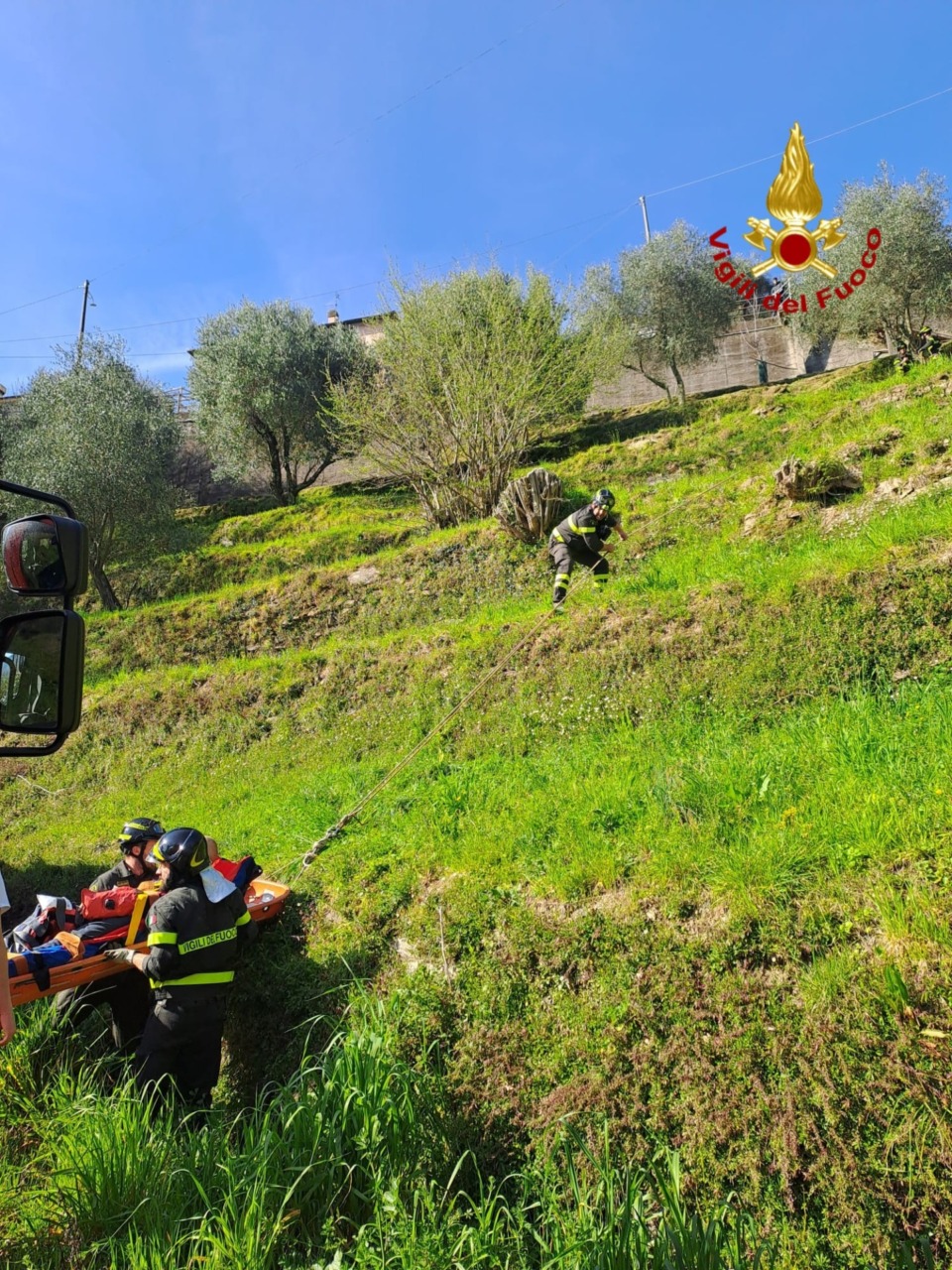 Un 66enne soccorso dopo una caduta da una fascia