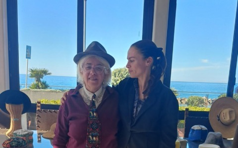 A Moneglia la mostra “Il giro del mondo in 80 cappelli”