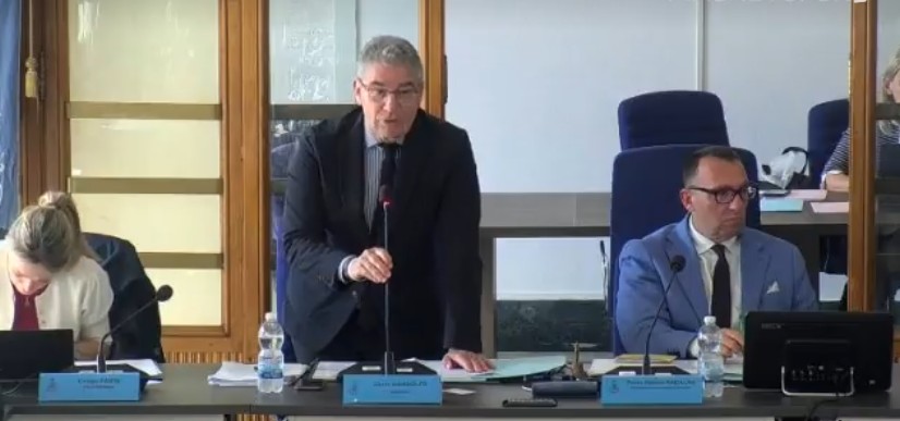 Approvata variazione di bilancio a Recco: focus su sociale e territorio