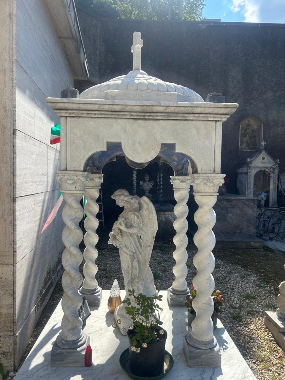 Avegno ristruttura un monumento funerario dedicato ai bambini vittime di guerra