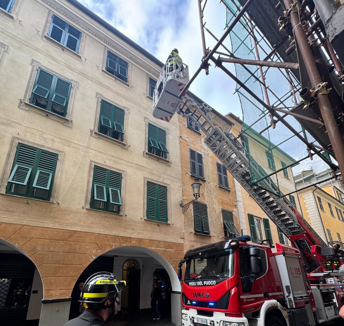 Due anziani bloccati in casa a Chiavari, intervengono i Vigili del Fuoco
