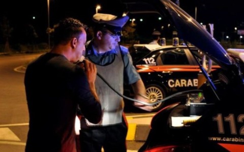 Due giovani denunciati per guida in stato di ebbrezza