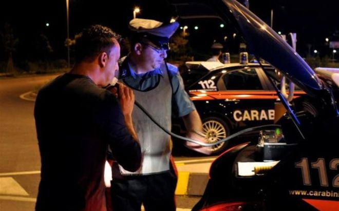 Due giovani denunciati per guida in stato di ebbrezza