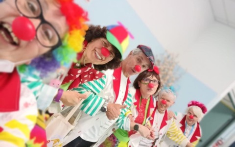 Il 11 aprile si celebra il decennale di clownterapia con VIP Camuggi Levante Ligure