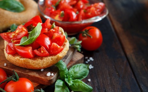 Il pomodoro: l’orto estivo per eccellenza