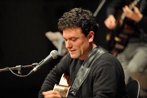 Ninè Ingiulla e la London Bridge Orchestra rendono omaggio a Fabrizio De André