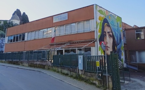 Studenti dell’Accademia del Turismo e dell’IISS Giannini presentano ‘Design tra Terra e Mare’