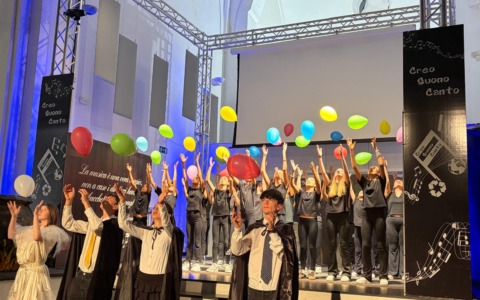 “Abracadabra… la felicità”: l’Istituto Comprensivo di Sestri Levante conquista il pubblico