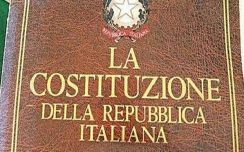 Cerimonia di consegna della Costituzione ai neo diciottenni a Santa