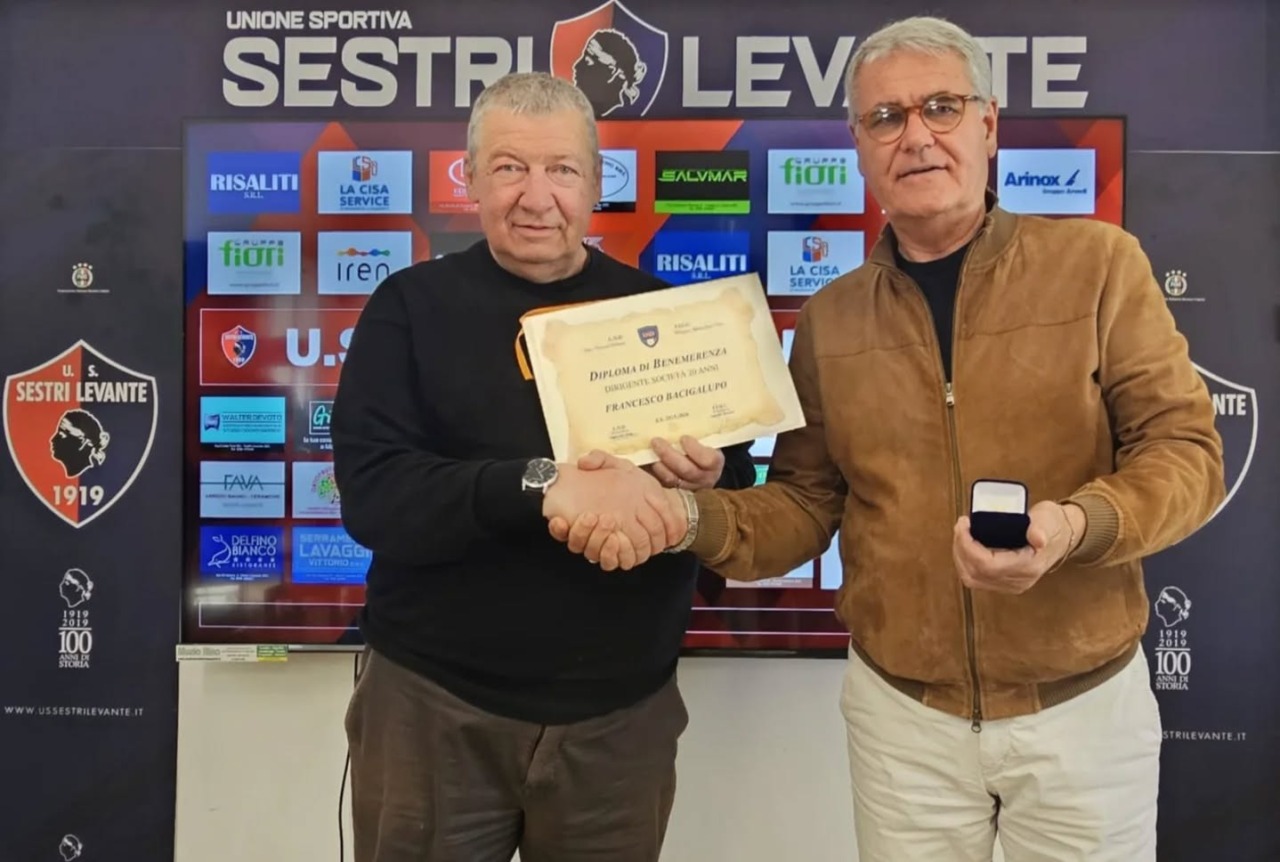 Francesco Bacigalupo premiato per 20 anni di impegno nel Sestri Levante