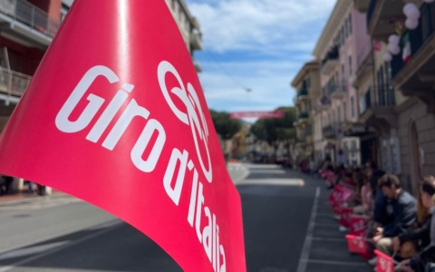 Giro d’Italia a Sestri: provvedimenti viabilità e Carovana Rosa