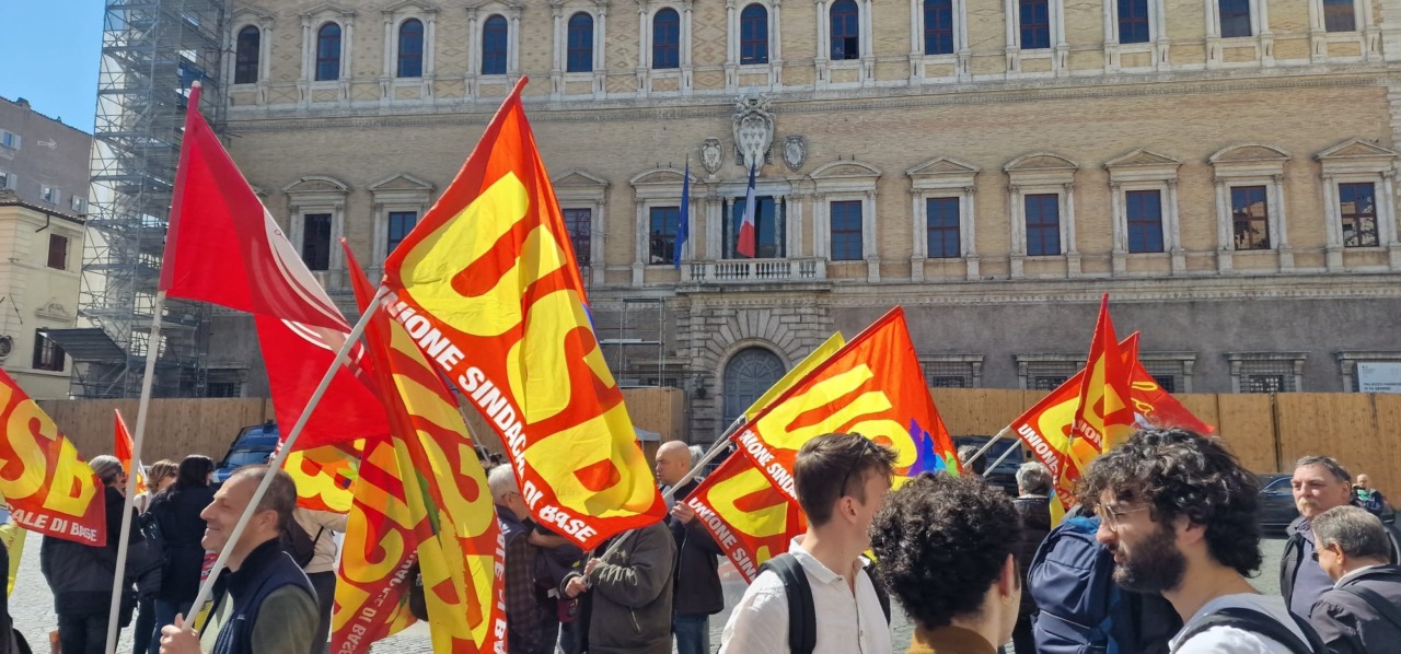 Inaugurazione della fermata AMT a Chiavari, USB solleva dubbi su impegni e costi