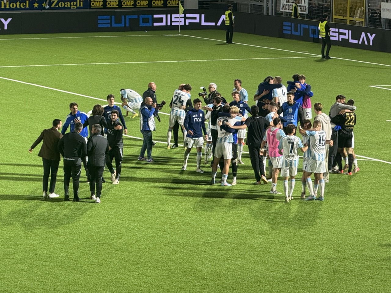 La Virtus Entella trionfa 2 a 1: festa salvezza al Sannazzari