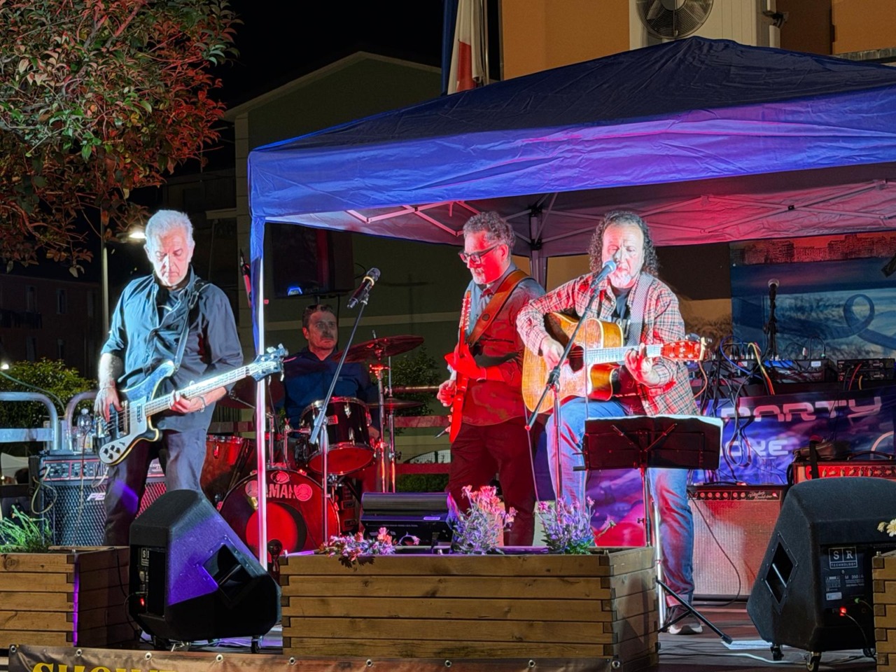 Notte Bianca a San Salvatore: un successo tra musica e motori