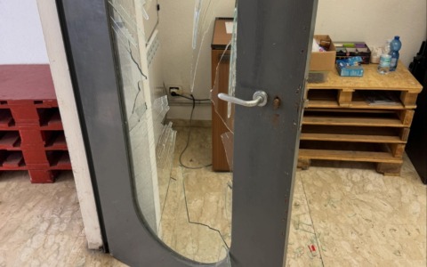 Nuovo atto vandalico alla sede del PD di Chiavari