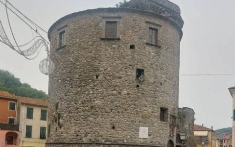 Riapertura del Castello di Varese Ligure: evento il 30 maggio