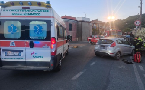 Scontro tra auto e autocarro a Cogorno: un ferito trasferito a Genova