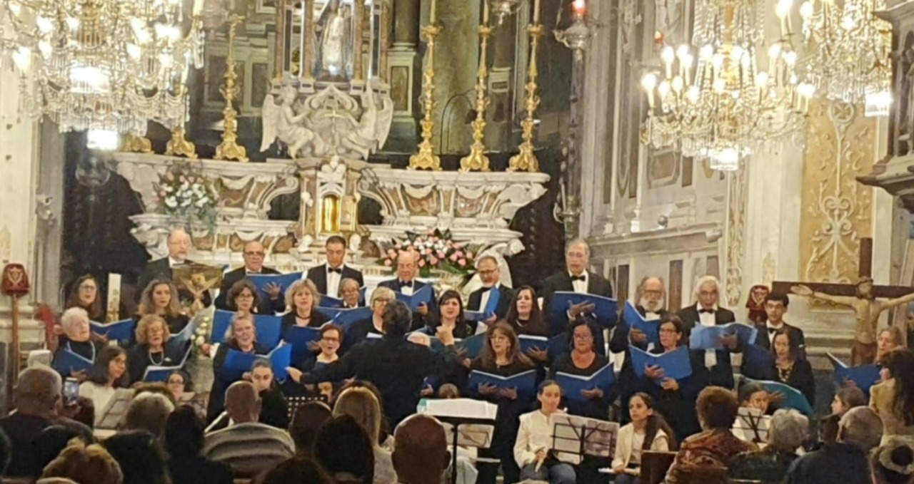 Successo per il concerto del Coro Segesta e dell’orchestra di flauti dell’I.C. Santa Margherita