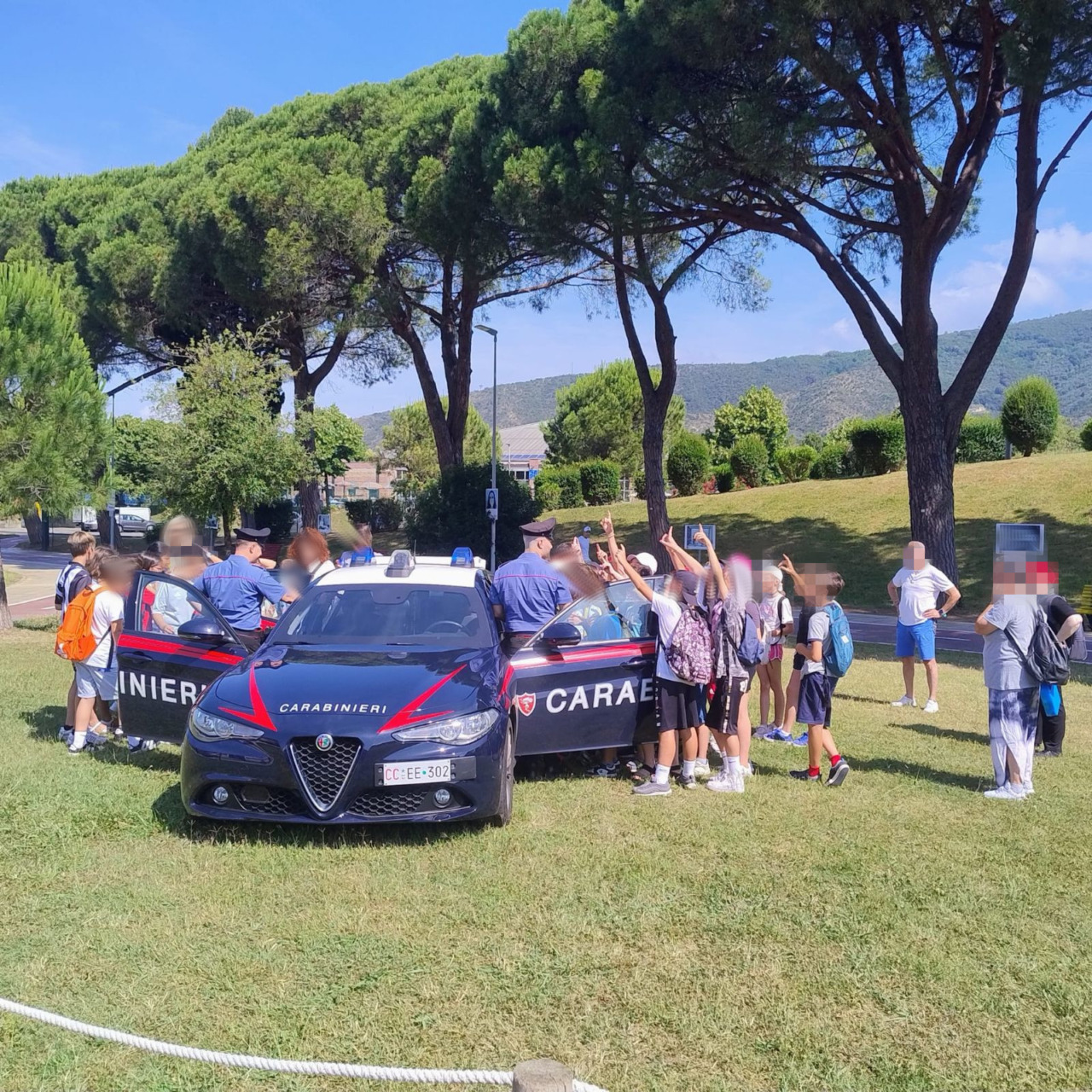 A Sestri Levante 144 alunni partecipano a un incontro sulla sicurezza con Carabinieri e Croce Rossa