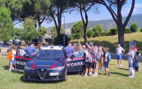 A Sestri Levante 144 alunni partecipano a un incontro sulla sicurezza con Carabinieri e Croce Rossa