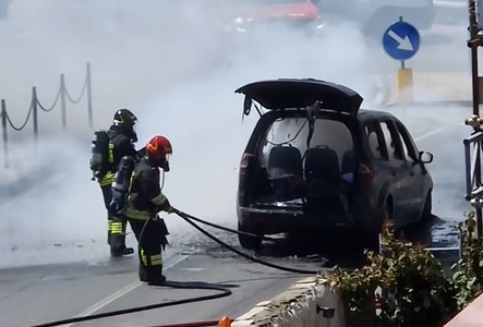 Auto incendiata vicino alla stazione di Lavagna