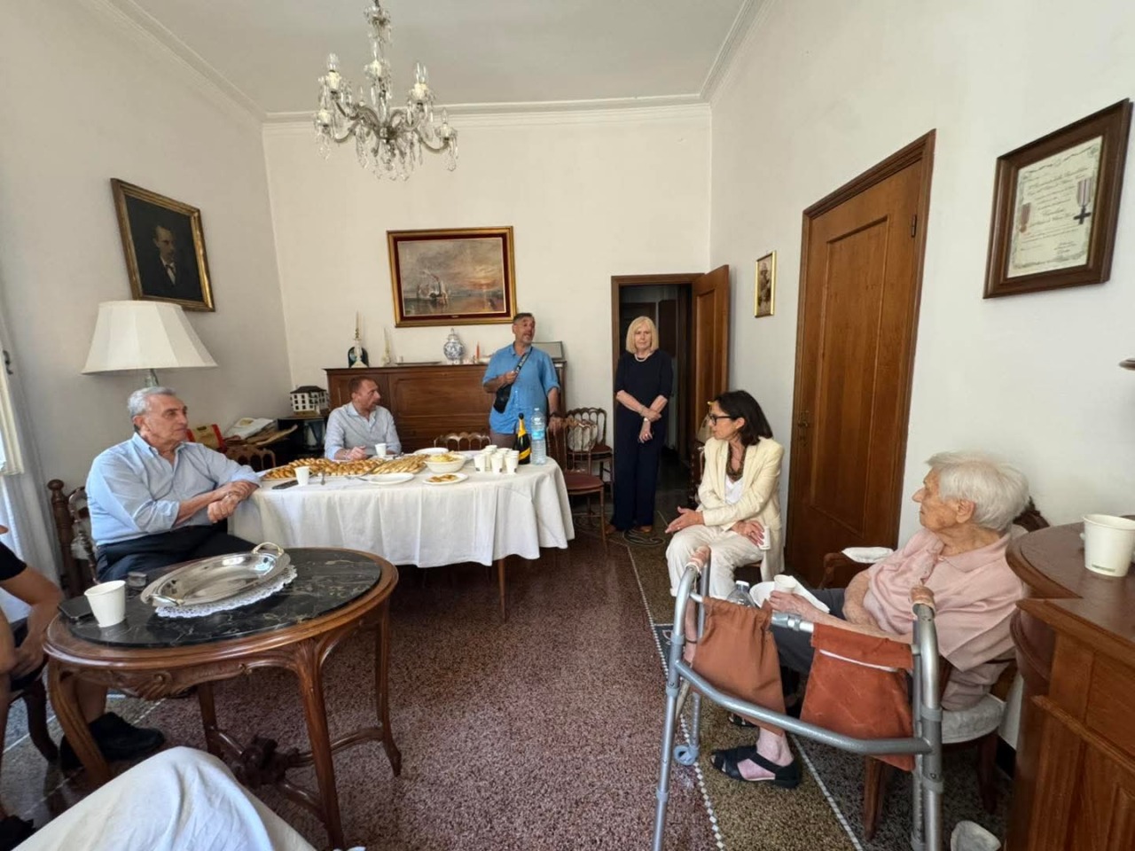 Chiavari celebra la signora Emilia: un compleanno speciale a 104 anni