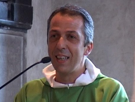 Don Paolo Bacigalupo si allontana dalla parrocchia di San Giovanni Battista a Chiavari