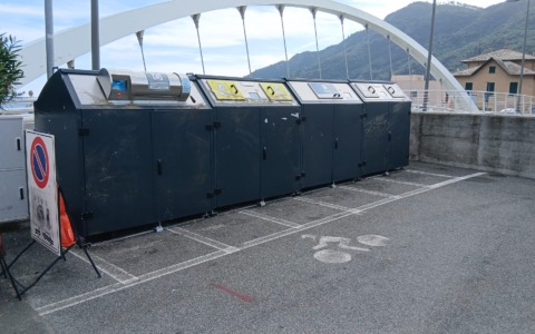 Installata una nuova ecoisola a Riva Levante per il riciclo dei rifiuti