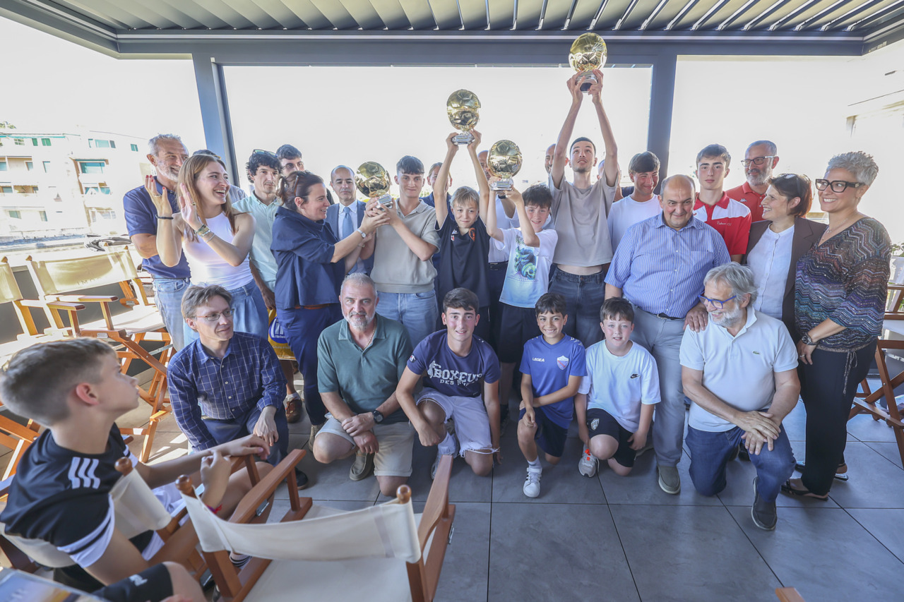 Pallone d’Oro 2026: i vincitori della serata
