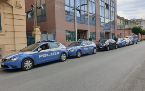 Rapallo, donna aggredisce operatrice sanitaria durante soccorso: arrestata cinquantenne