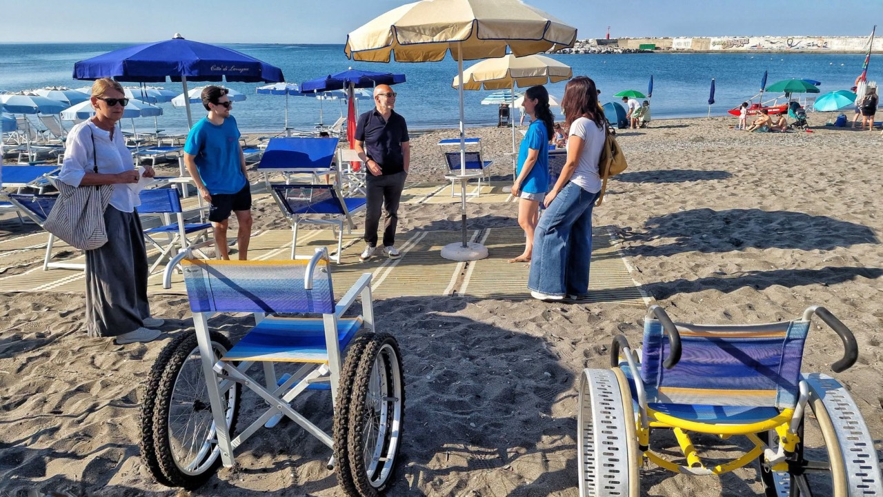 Riprendono a Lavagna le spiagge libere senza barriere architettoniche