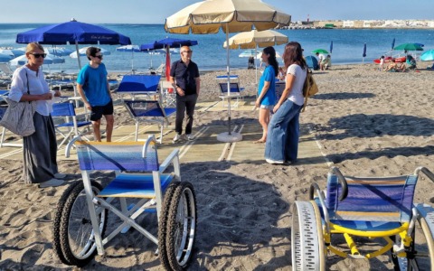 Riprendono a Lavagna le spiagge libere senza barriere architettoniche