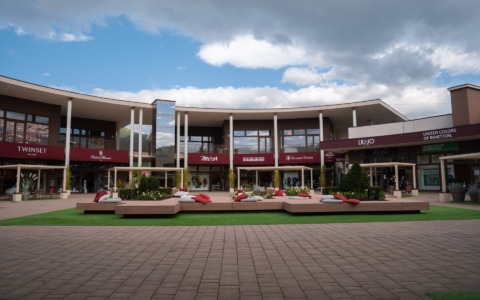 Ritorna ai Brugnato 5Terre Outlet Village il VIP Sales con sconti del 30% per i possessori di VIP Card