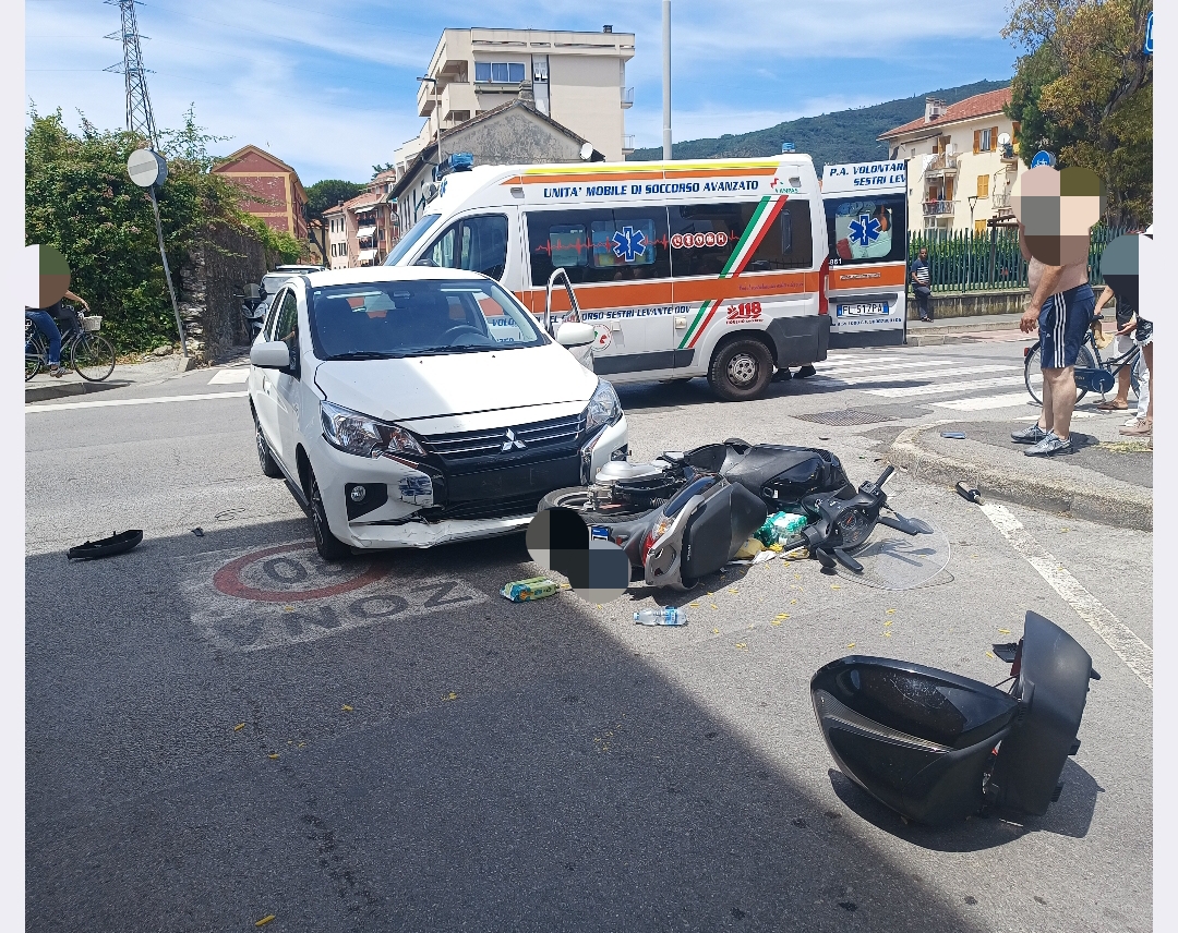 Scontro tra scooter e auto a Sestri Levante