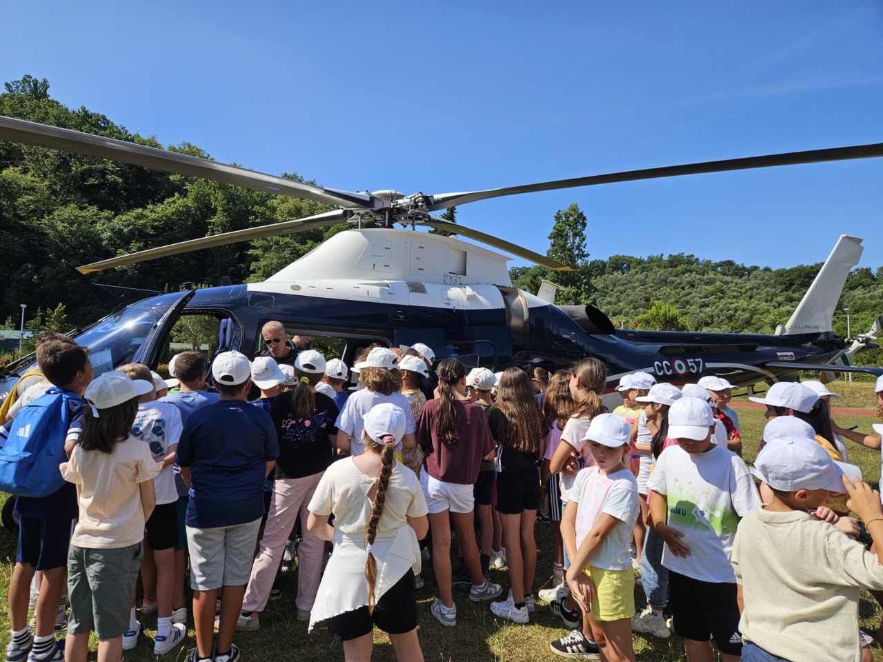 Sestri Levante: 144 alunni partecipano a una lezione di sicurezza con Carabinieri e Croce Rossa