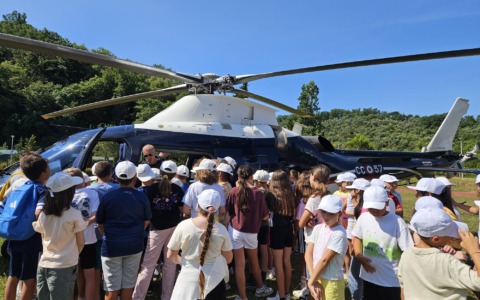 Sestri Levante: 144 alunni partecipano a una lezione di sicurezza con Carabinieri e Croce Rossa