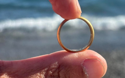 Sestri Levante, fede nuziale riemersa dopo quattro anni in mare