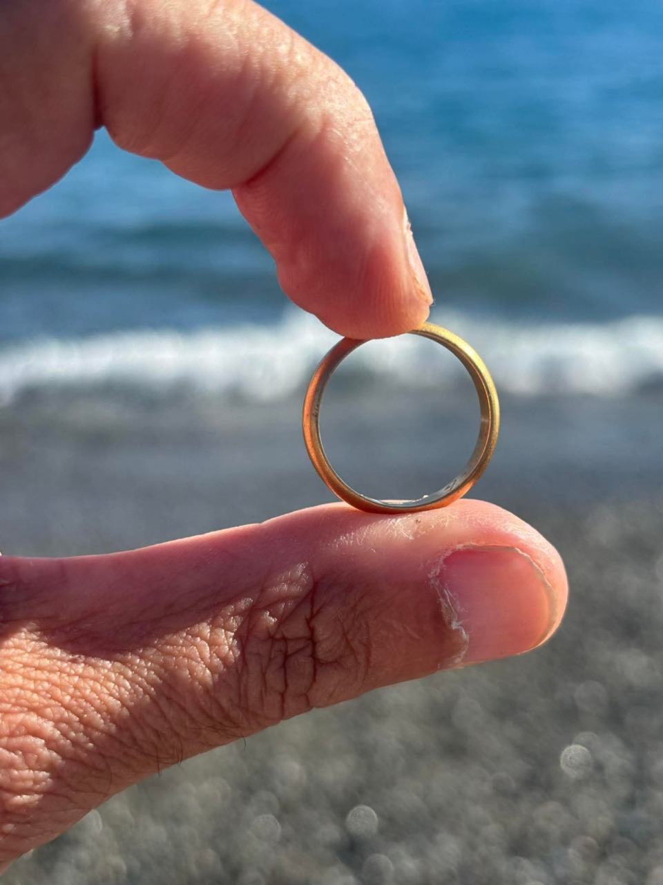 Sestri Levante, fede nuziale riemersa dopo quattro anni in mare