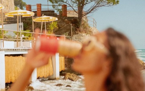 Sestri Levante scelta per la campagna di Bero Brewing, il brand di Tom Holland