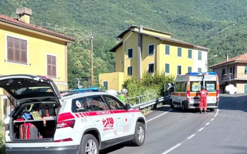 Terrarossa: motociclista cade e viene trasportato in ospedale in codice giallo