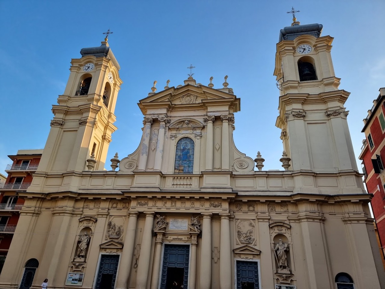 Chiusura di via della Vittoria per le riprese della Santa Messa a Santa Margherita