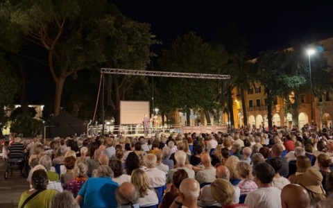 Enzo Decaro protagonista al Dionisio Festival con Il Gabbiano Jonathan Livingston