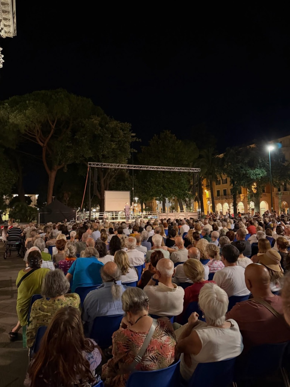 Enzo Decaro protagonista al Dionisio Festival con Il Gabbiano Jonathan Livingston