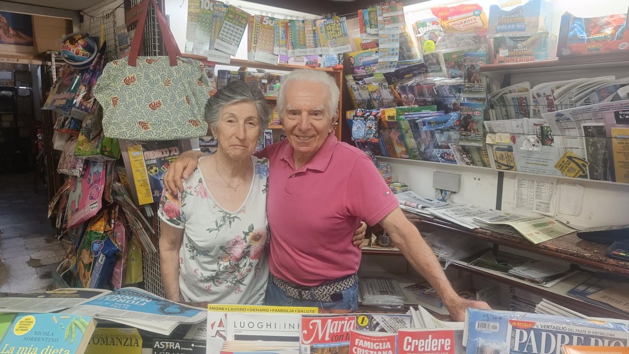 La storica edicola Sambuceti di Lavagna chiude dopo 81 anni di attività